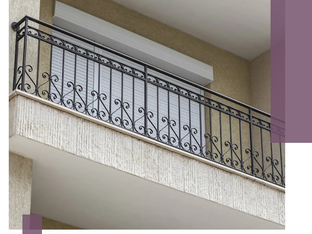 Балконные ограждения из металла и стекла в Орехове-Зуеве для домов